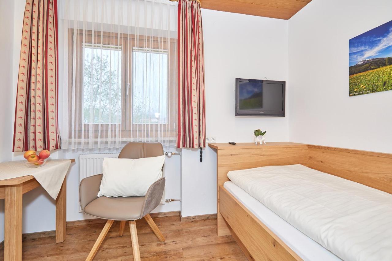Gaestehaus Flora Reit im Winkl Buitenkant foto