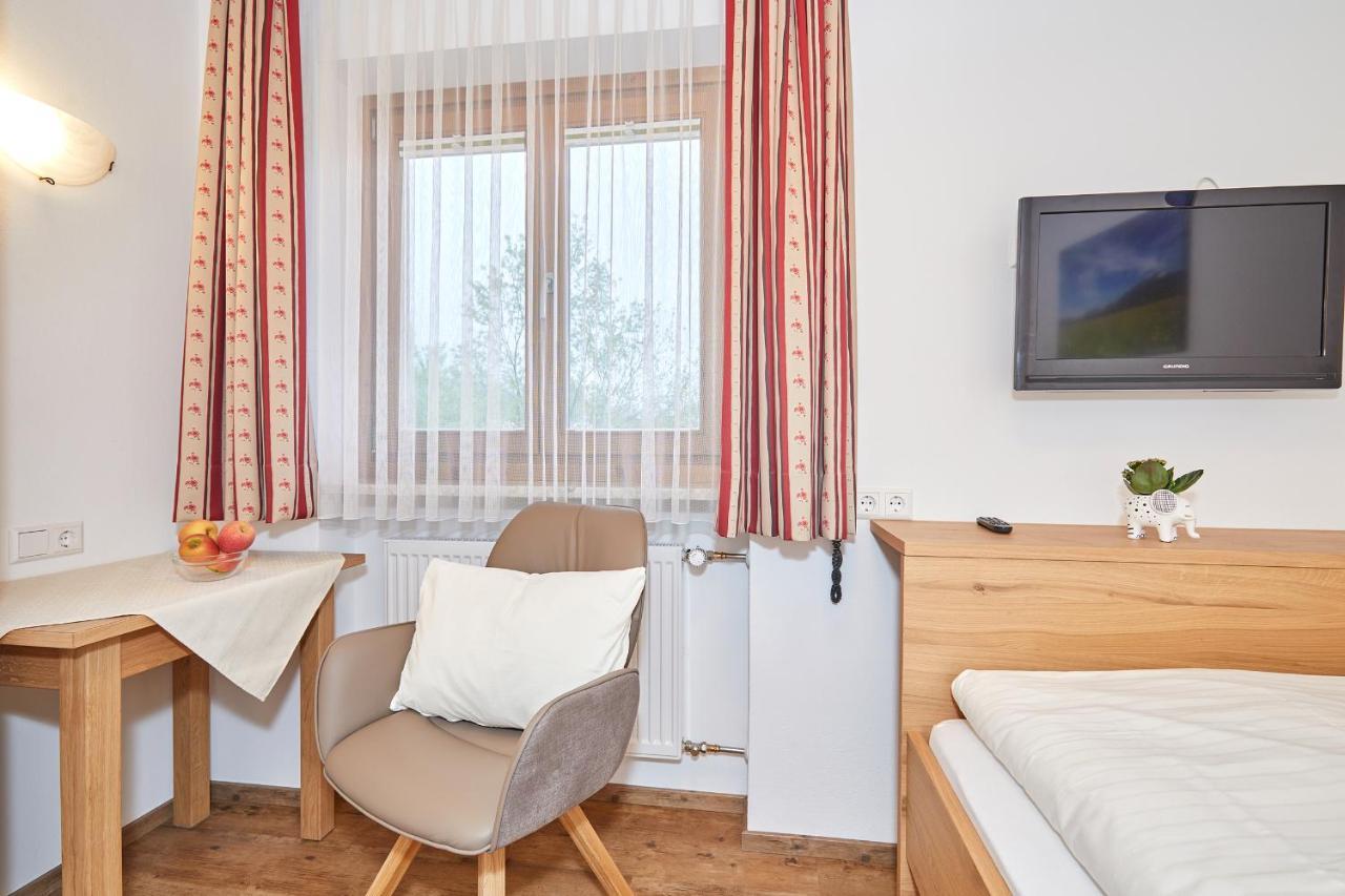 Gaestehaus Flora Reit im Winkl Buitenkant foto