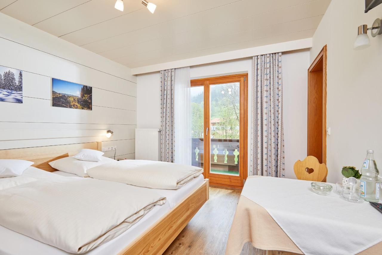 Gaestehaus Flora Reit im Winkl Buitenkant foto