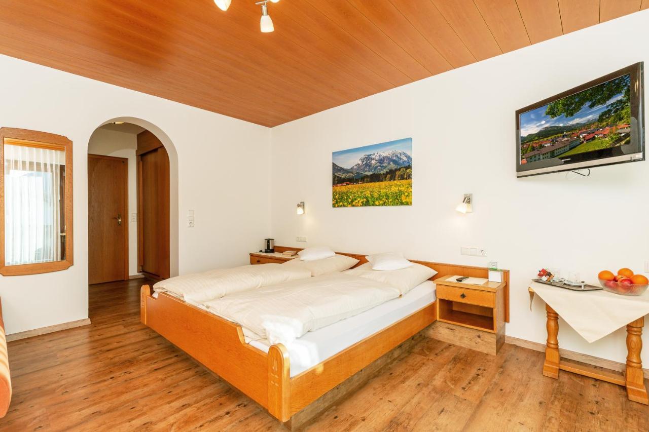 Gaestehaus Flora Reit im Winkl Buitenkant foto