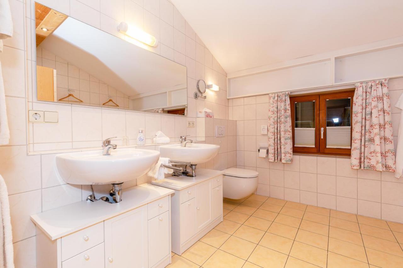 Gaestehaus Flora Reit im Winkl Buitenkant foto